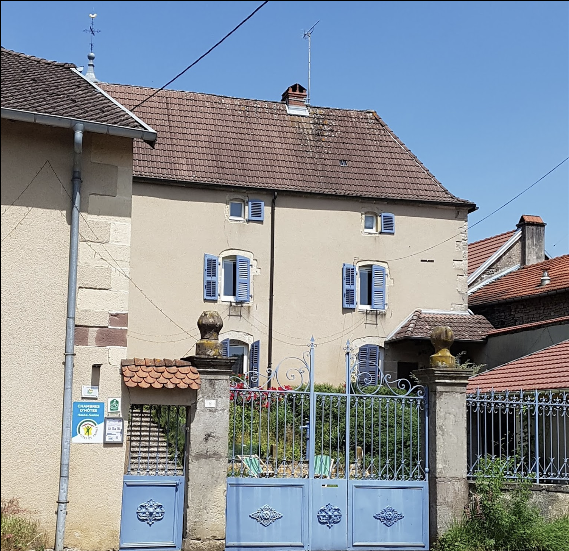 Anchenoncourt-et-Chazel - Chambres d'hôtes de la Grange aux roches roses